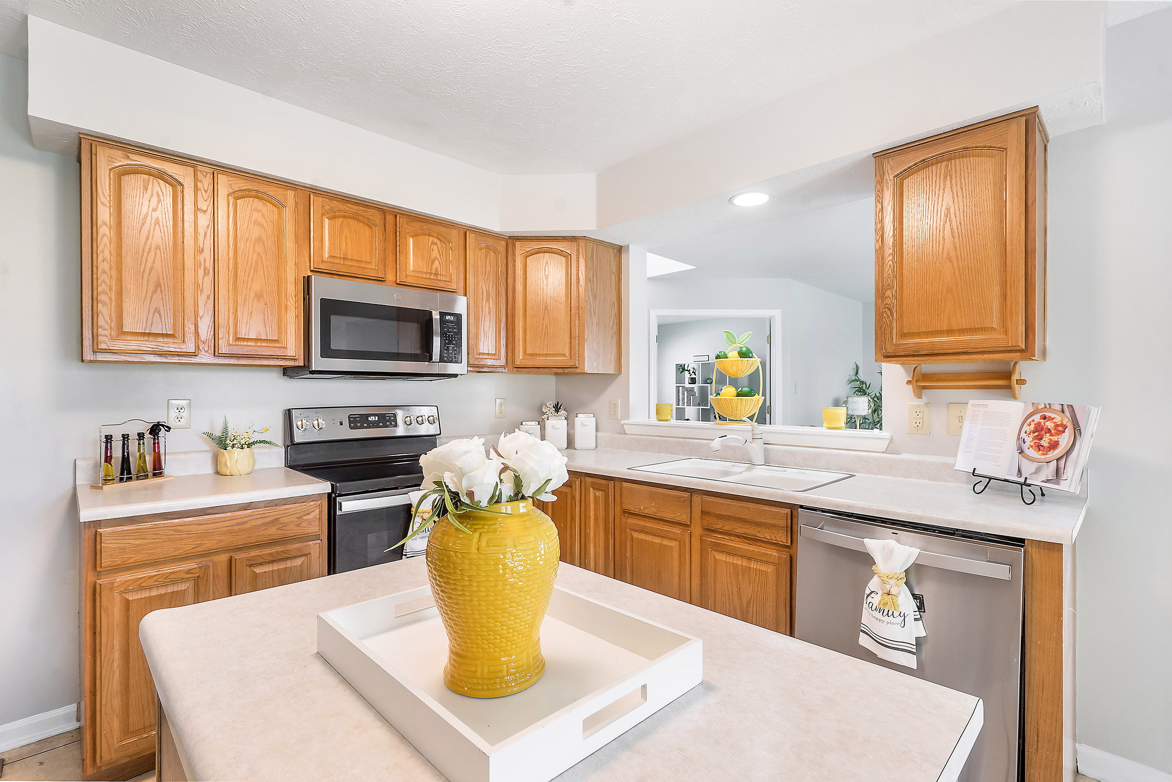 2424 Inishmore Court Indianapolis, IN 46214 - Photo 14 of 47
