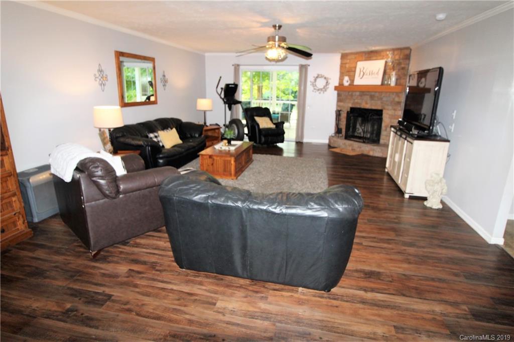 250 Burree Road Clover, SC 29710 - Photo 2 of 24 Gallery Image 2