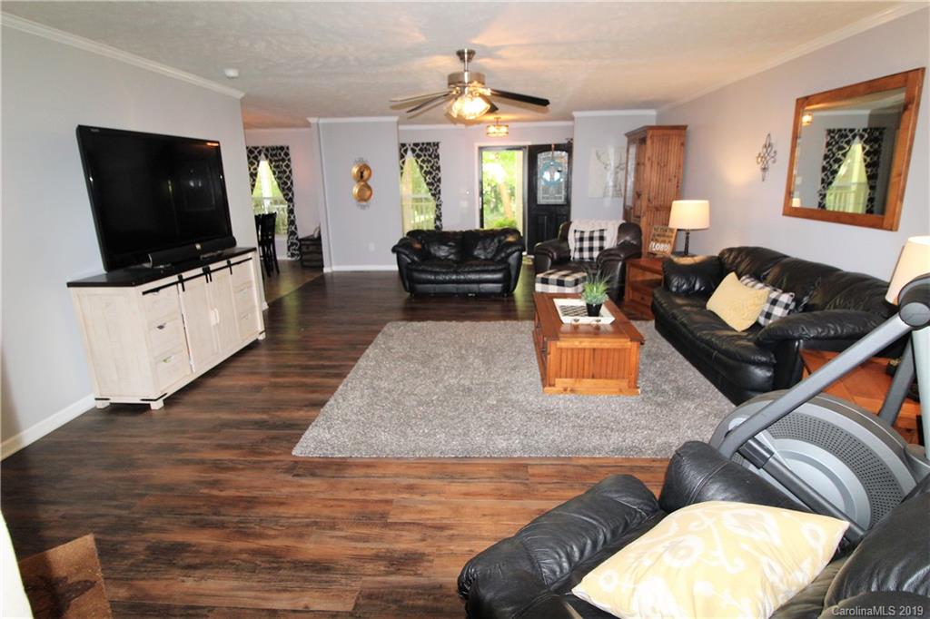 250 Burree Road Clover, SC 29710 - Photo 4 of 24 Gallery Image 4
