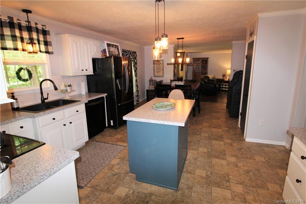 250 Burree Road Clover, SC 29710 - Photo 7 of 24 Gallery Image 7