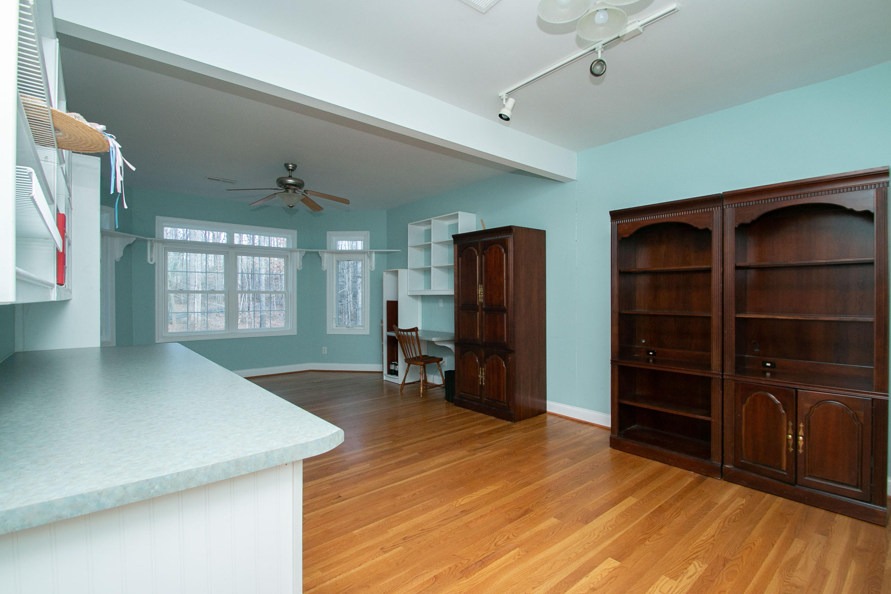 516 Periwinkle Road Moneta, VA 24121 - Photo 20 of 40 img_5536