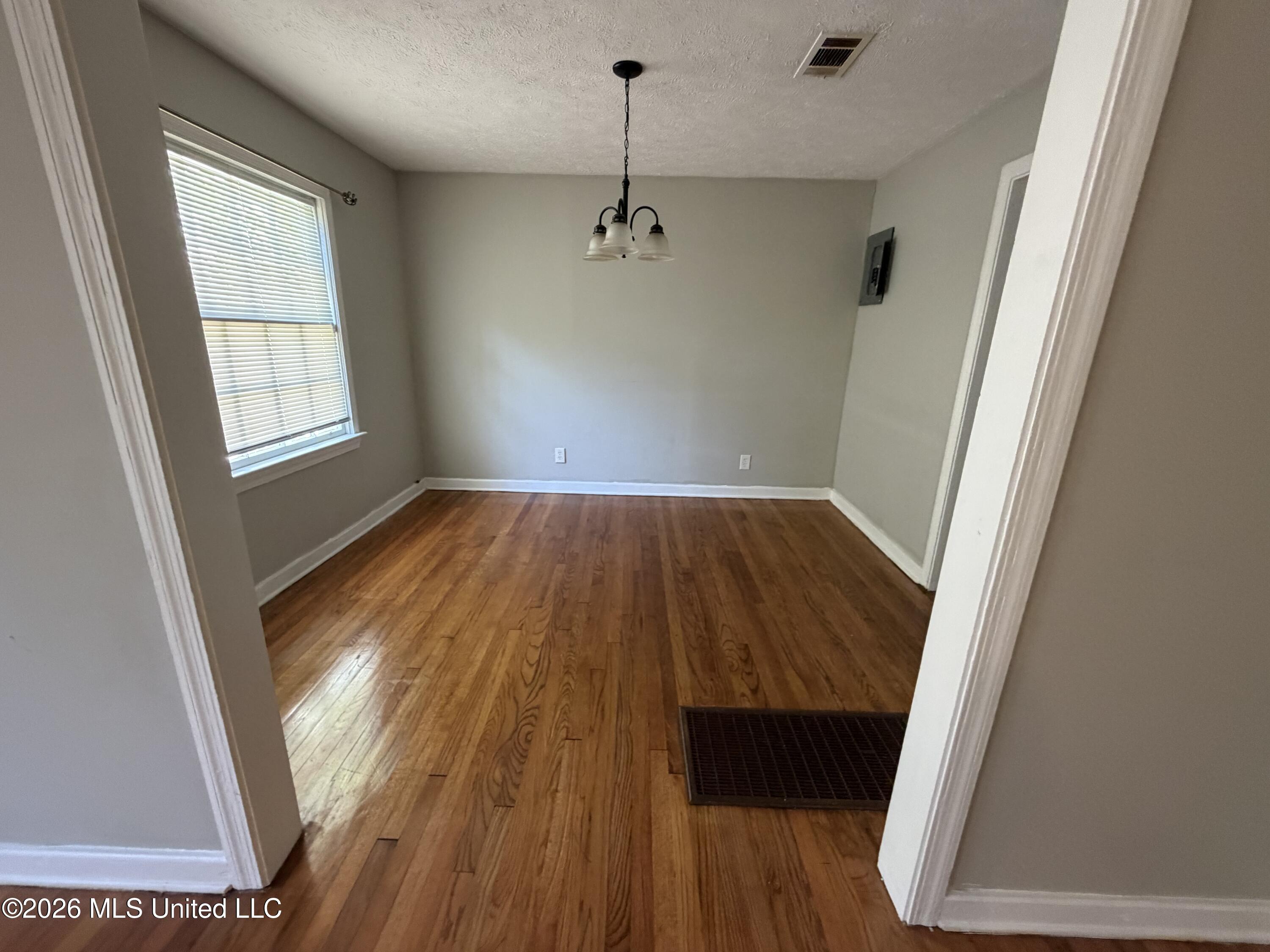 618 Launcelot Road Jackson, MS 39206 - Photo 5 of 17 IMG_8429