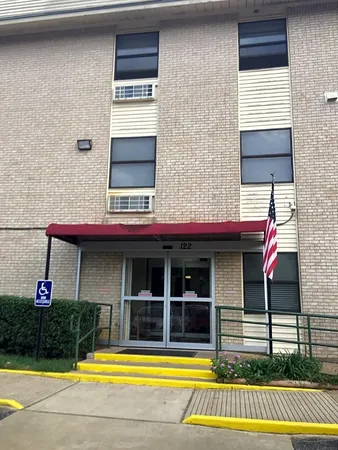 $1,105 | 122 Kickapoo Street, Palestine, TX 75803