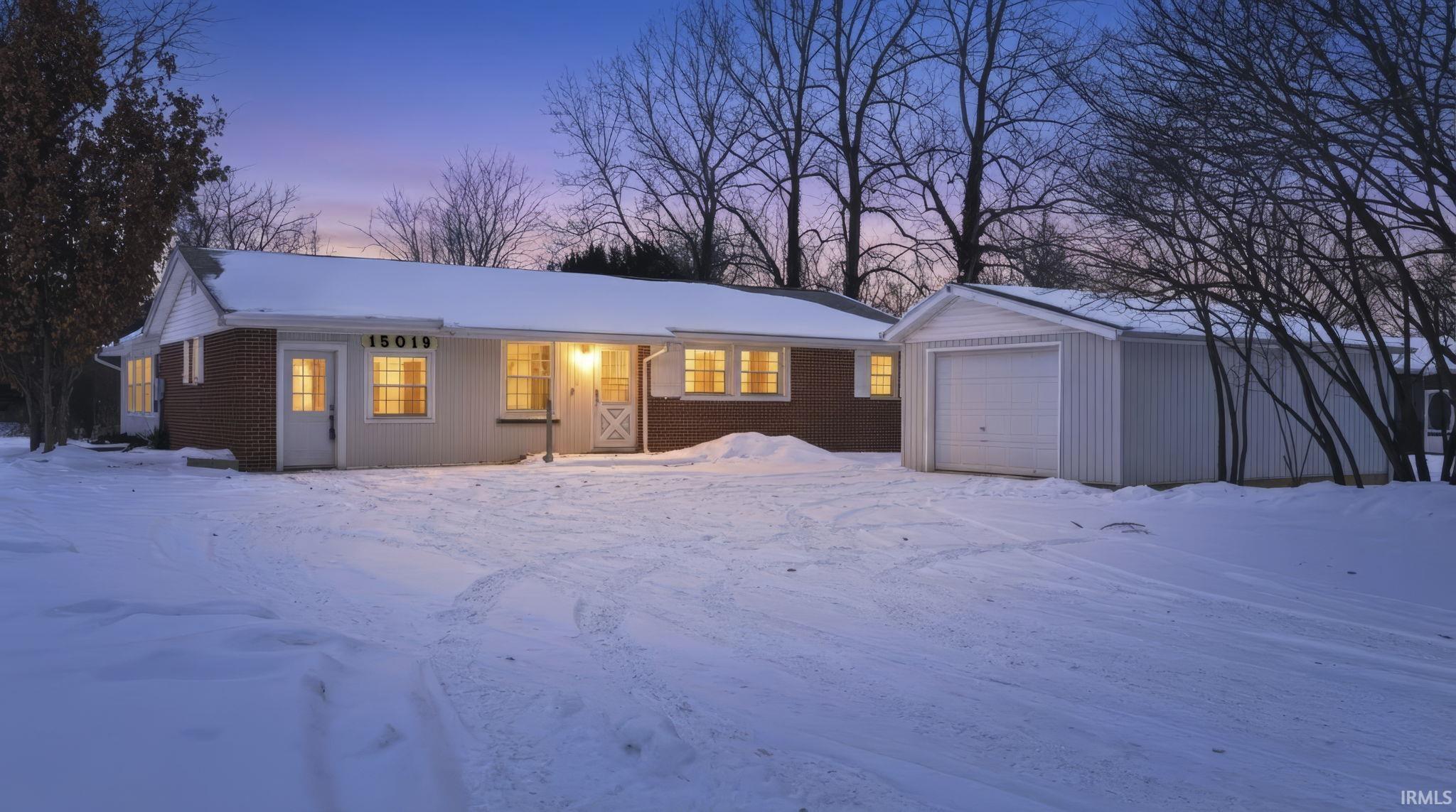 15019 Auburn Road Fort Wayne, IN 46845 - Photo 1 of 34