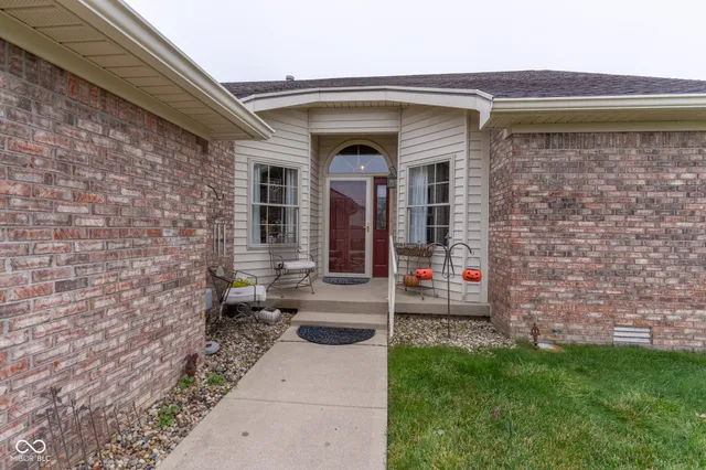 $299,000 | 4927 West Cedar Cove Way, Unit 13, New Palestine, IN 46163