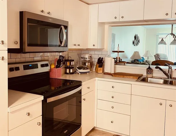 $5,500 | 9330 Clubside Circle, Unit 3209, Sarasota, FL 34238