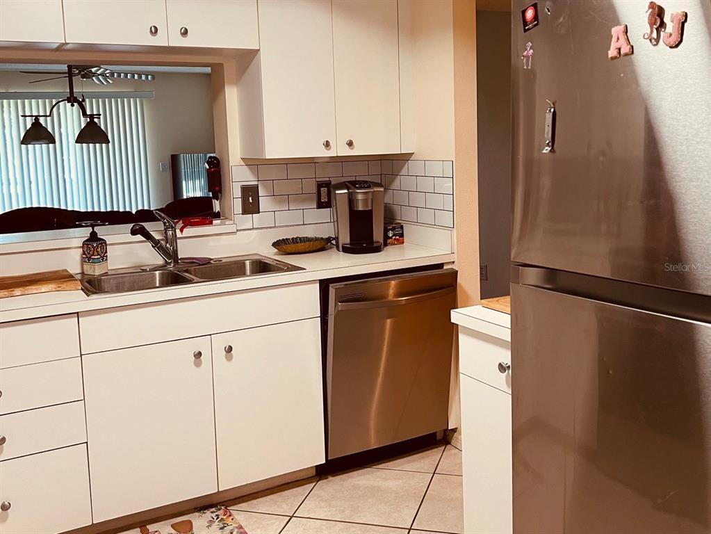 9330 Clubside Circle, Unit 3209 Sarasota, FL 34238 - Photo 4 of 36