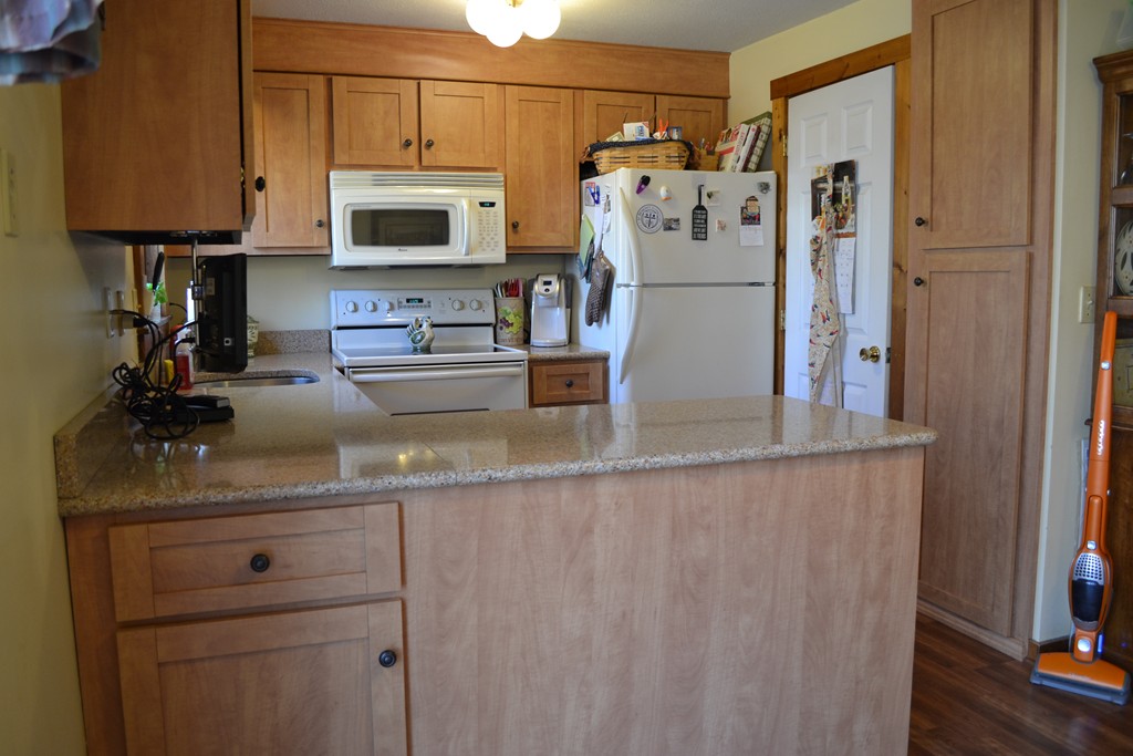 301 Mammoth Road, Unit 7 Lowell, MA 01854 - Photo 7 of 17