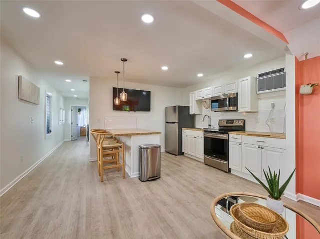 $3,100 | 306 North J Street, Lake Worth Beach, FL 33460