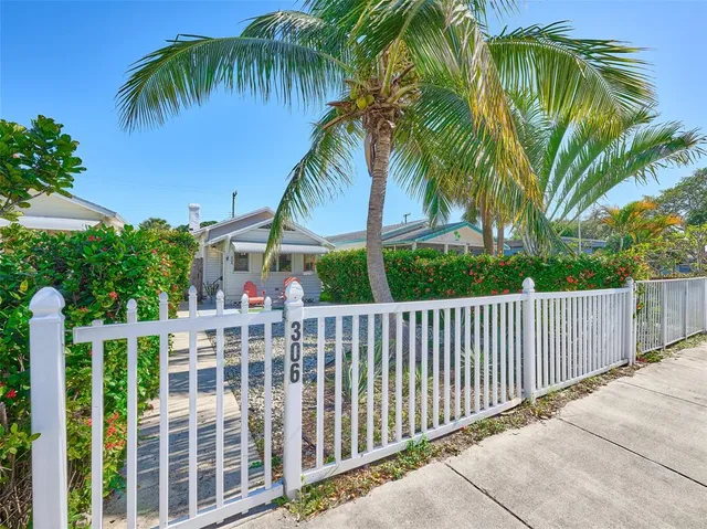 $3,100 | 306 North J Street, Lake Worth Beach, FL 33460