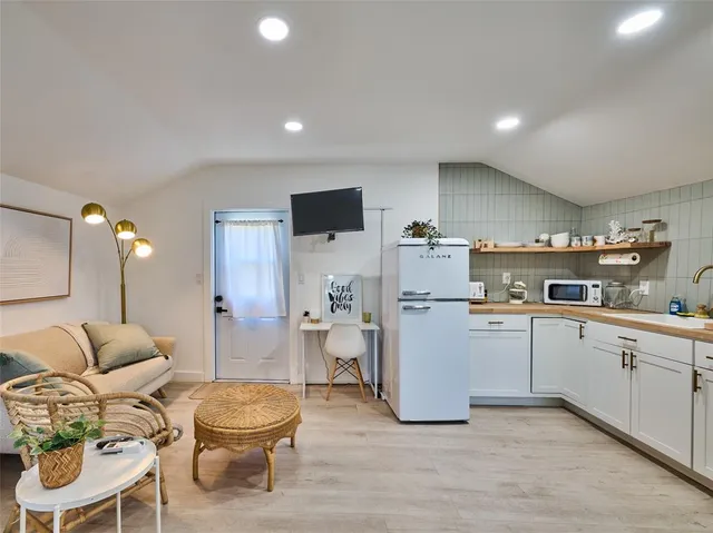 $3,100 | 306 North J Street, Lake Worth Beach, FL 33460