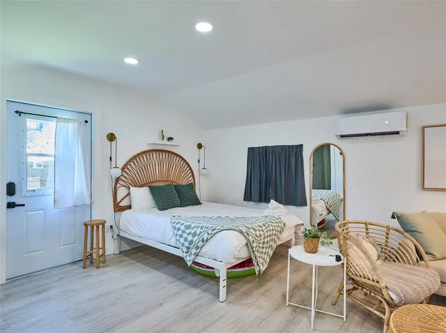 $3,100 | 306 North J Street, Lake Worth Beach, FL 33460