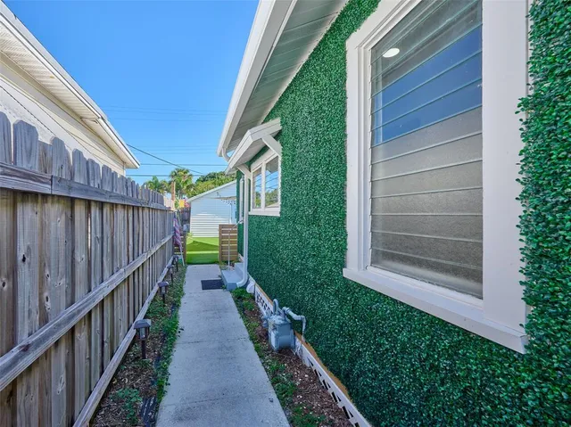 $3,100 | 306 North J Street, Lake Worth Beach, FL 33460