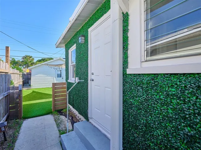 $3,100 | 306 North J Street, Lake Worth Beach, FL 33460