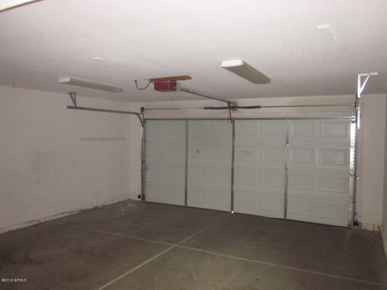 490 East Del Rio Street Chandler, AZ 85225 - Photo 8 of 8 Garage
