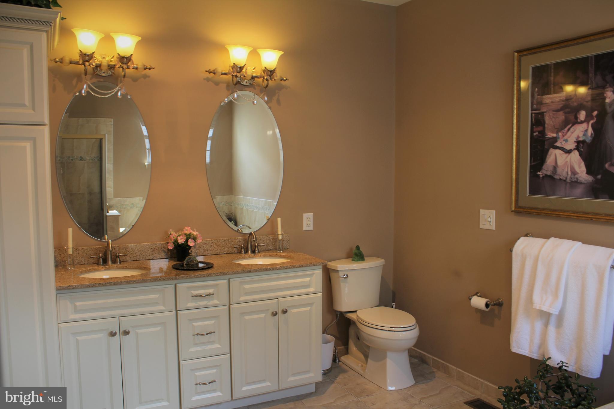 102 Hummingbird Way Sewell, NJ 08080 - Photo 13 of 21 Complete with shower and linen.