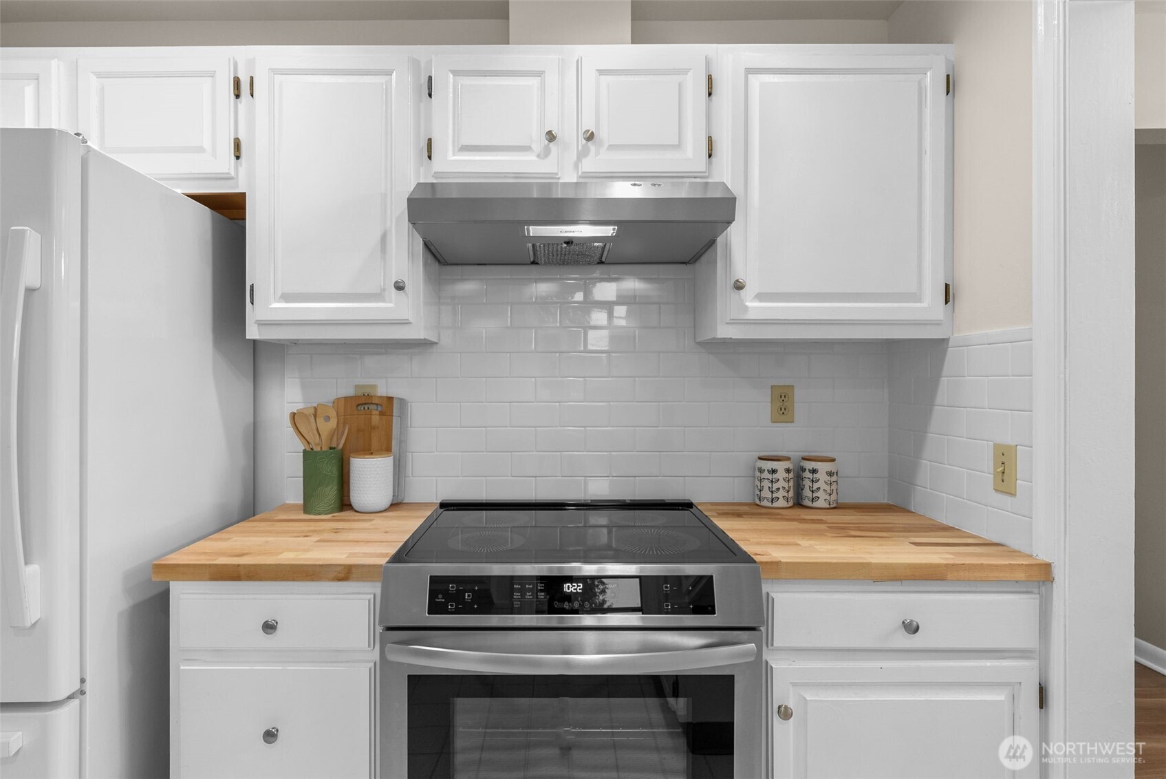 3110 Northeast 84th Street Seattle, WA 98115 - Photo 11 of 25