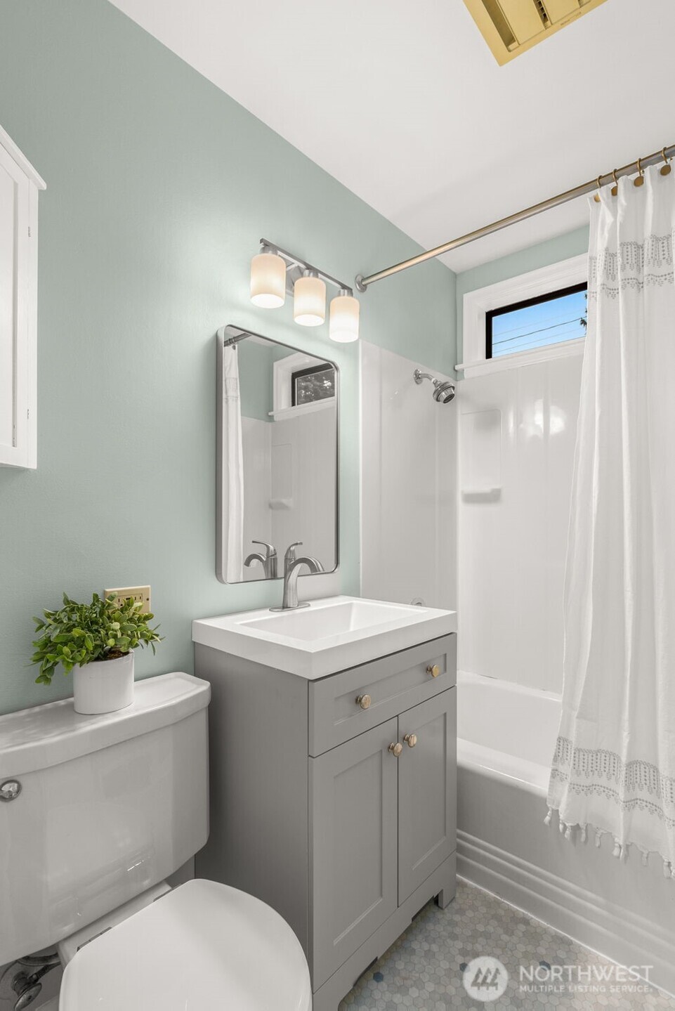 3110 Northeast 84th Street Seattle, WA 98115 - Photo 16 of 25