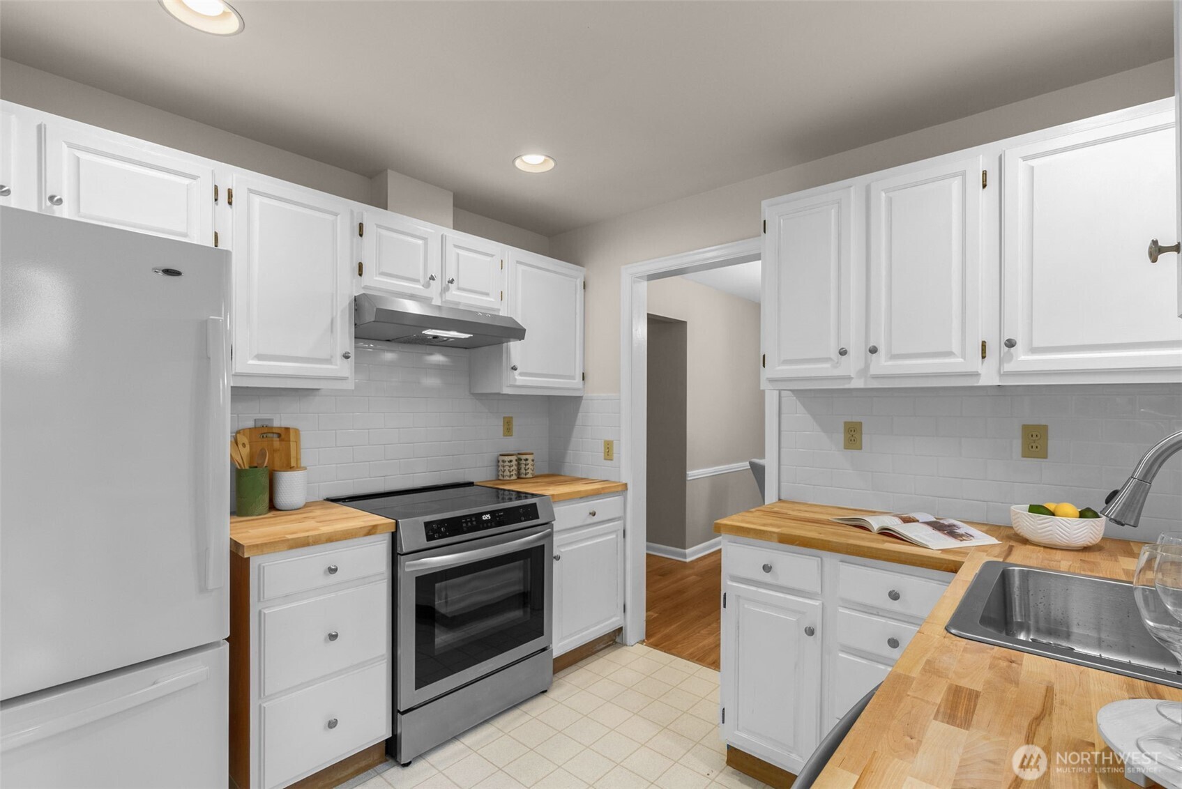 3110 Northeast 84th Street Seattle, WA 98115 - Photo 9 of 25