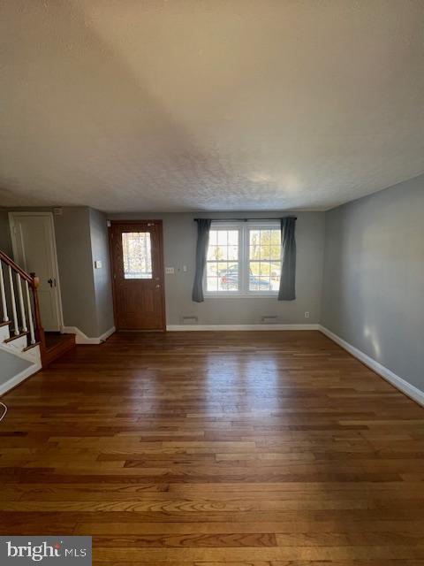 1625 Kirkwood Road Baltimore, MD 21207 - Photo 3 of 25 Living Room