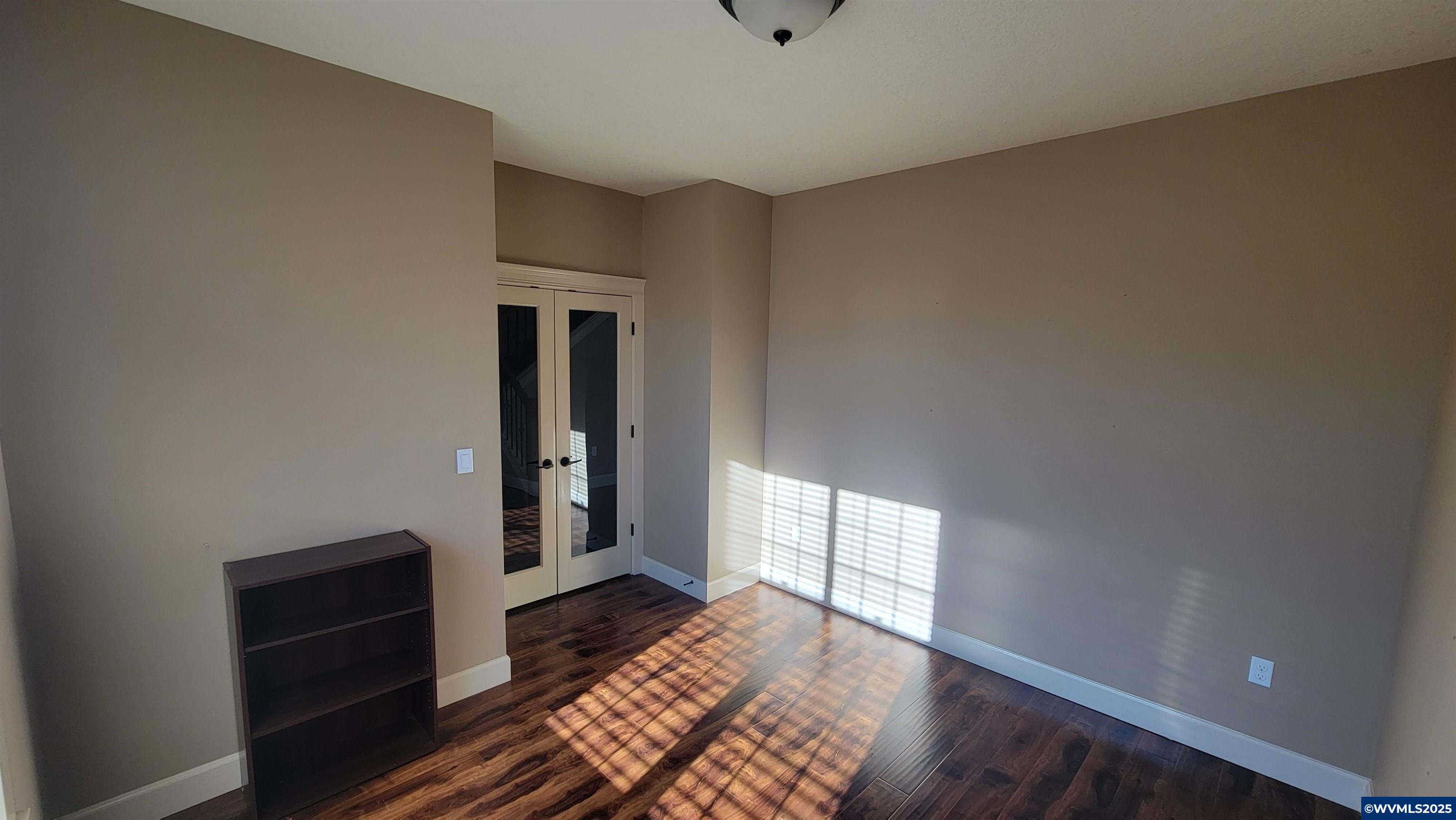 1047 Robbins Way Lebanon, OR 97355 - Photo 5 of 28