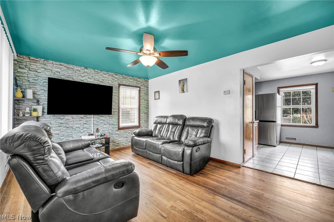 10615 Bellaire Road Cleveland, OH 44111 - Photo 5 of 20 Gallery Image 5