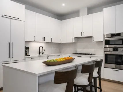 $1,100,000 | 305 South Racine Avenue, Unit 6B, Chicago, IL 60607