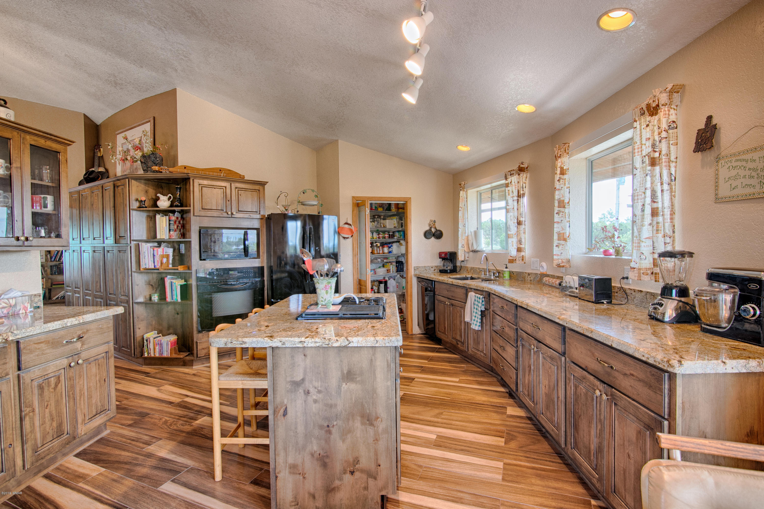 1587 Xavier Road Show Low, AZ 85901 - Photo 14 of 30