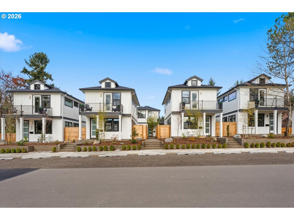 804 3rd Street, Unit C1 Lake Oswego, OR 97034 - Photo 2 of 34