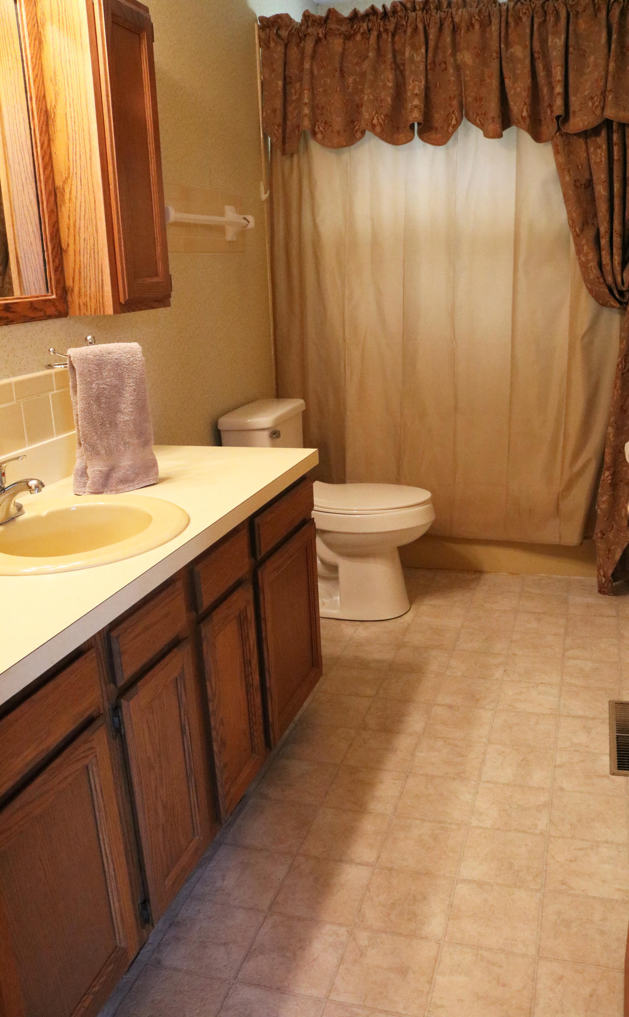 1117 Roderick Road Knoxville, TN 37923 - Photo 17 of 32 MainBath