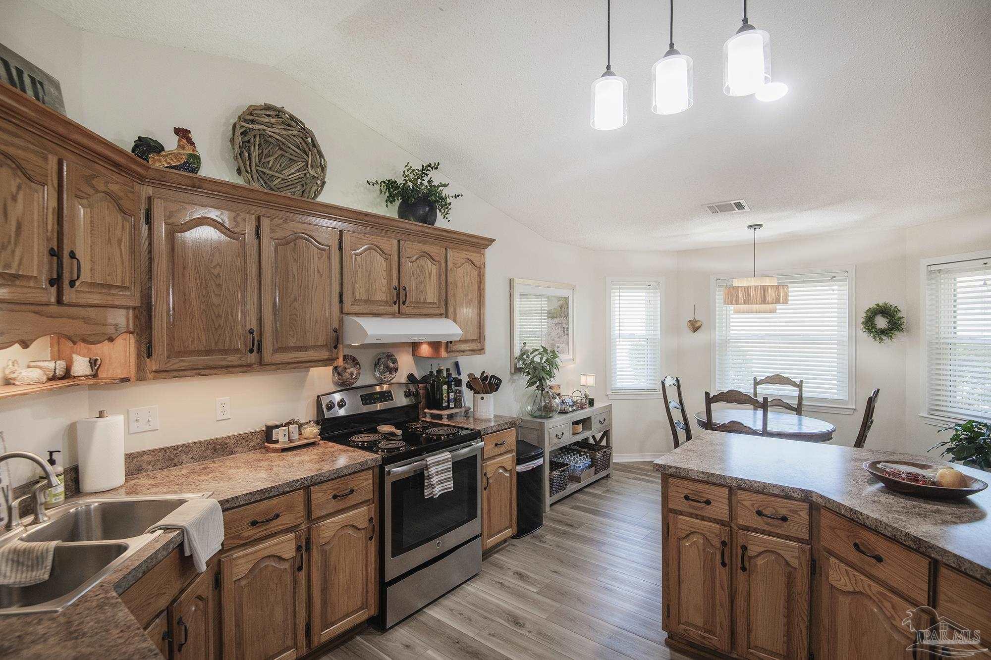 4408 Bellwood Circle Pace, FL 32571 - Photo 10 of 40