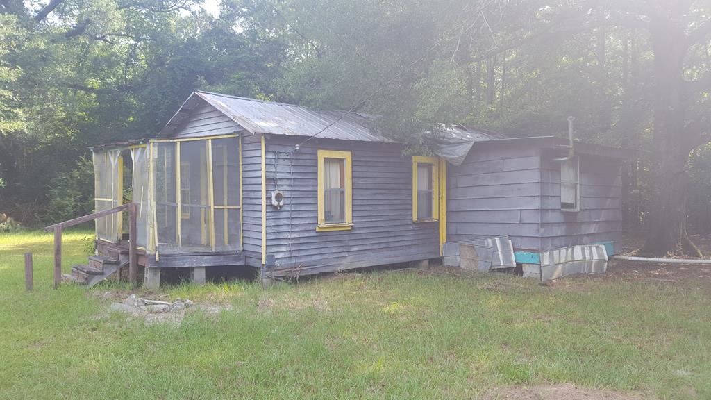 6 Columbus Road Hurtsboro, AL 36860 - Photo 1 of 7 Main View