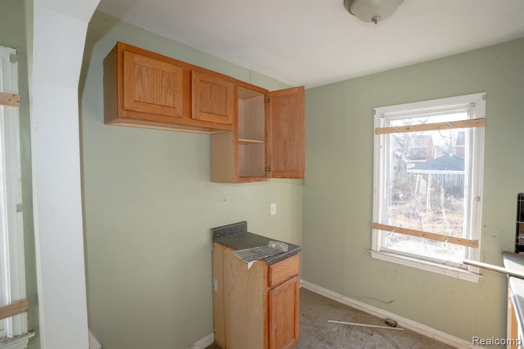 5045 Cadieux Road Detroit, MI 48224 - Photo 15 of 24