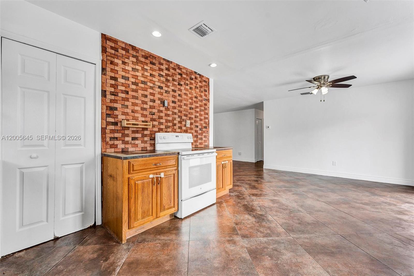 9750 Southwest 74th Street Miami, FL 33173 - Photo 11 of 35