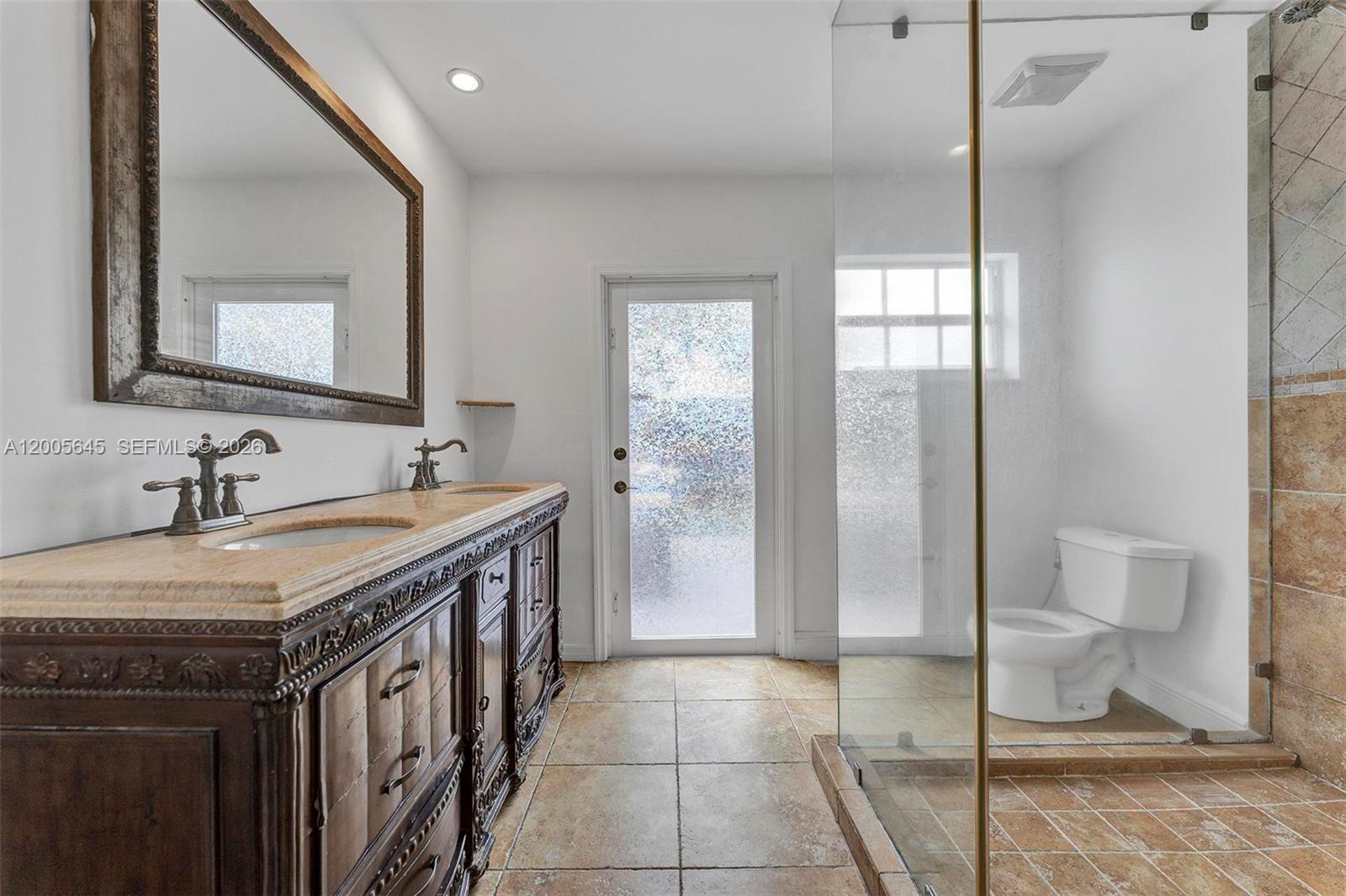 9750 Southwest 74th Street Miami, FL 33173 - Photo 16 of 35