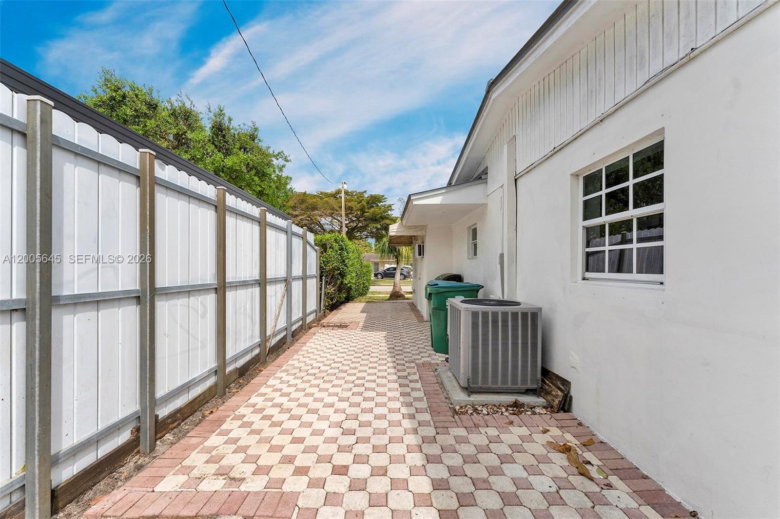 9750 Southwest 74th Street Miami, FL 33173 - Photo 33 of 35