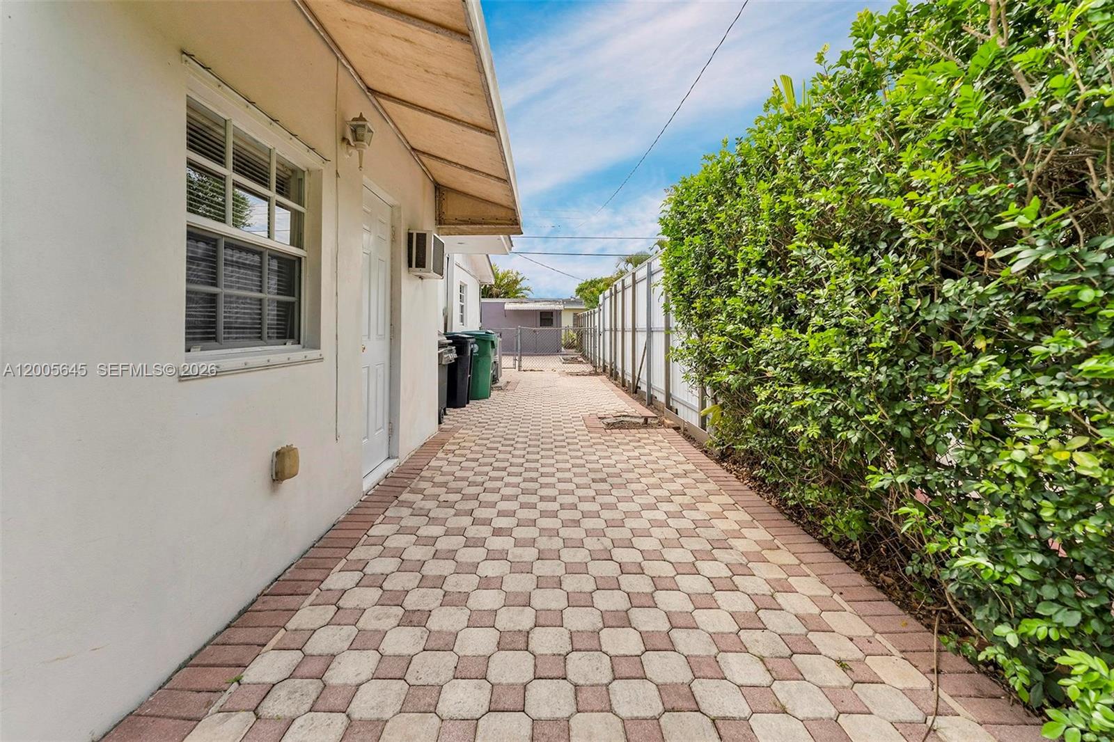 9750 Southwest 74th Street Miami, FL 33173 - Photo 34 of 35