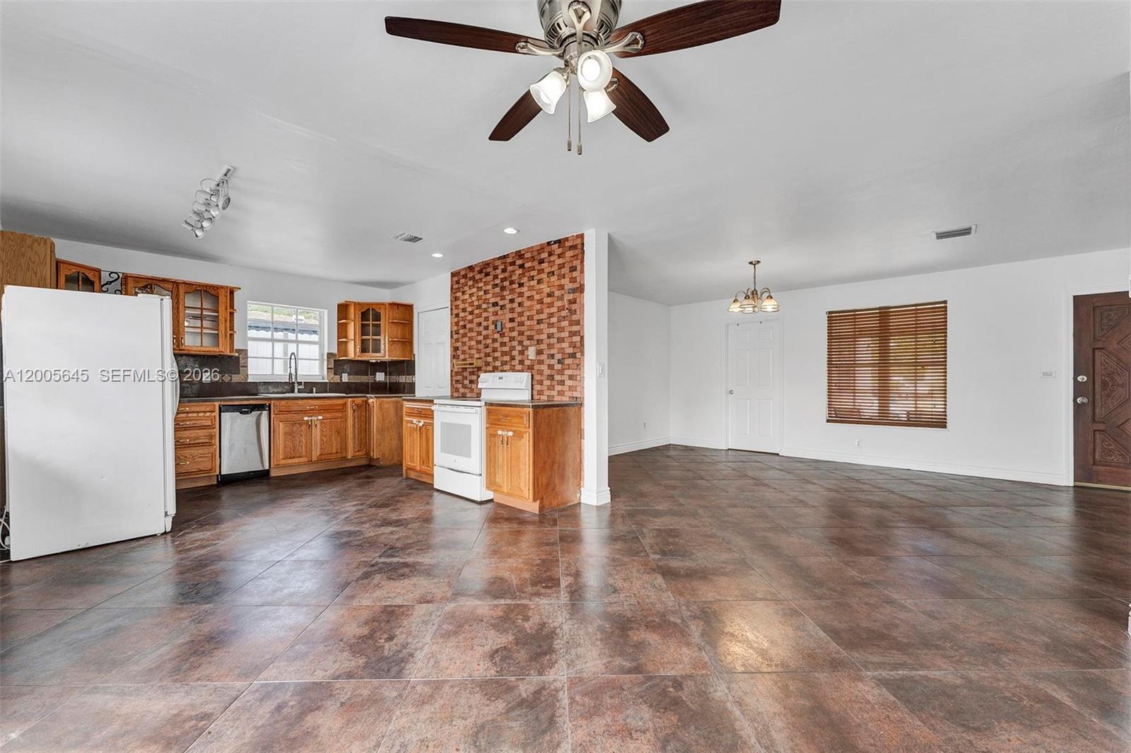 9750 Southwest 74th Street Miami, FL 33173 - Photo 7 of 35