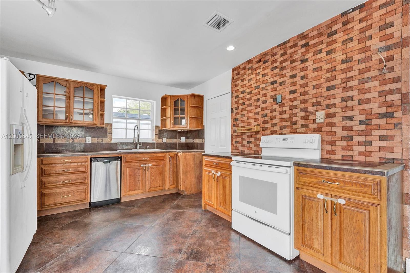 9750 Southwest 74th Street Miami, FL 33173 - Photo 9 of 35