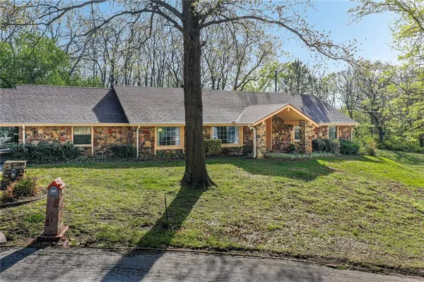 $225,000 | 1301 Crestwood Street, Coffeyville, KS 67337