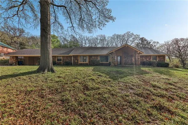 $225,000 | 1301 Crestwood Street, Coffeyville, KS 67337