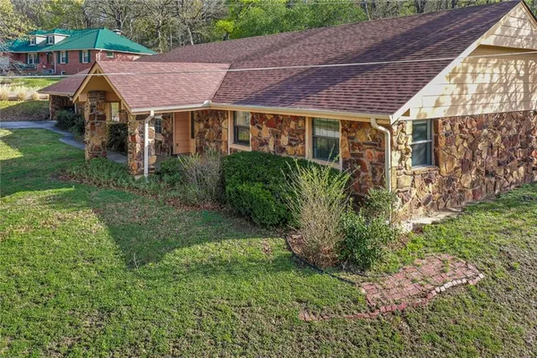 $225,000 | 1301 Crestwood Street, Coffeyville, KS 67337