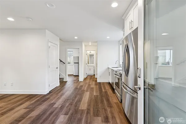$900,000 | 5257 Brooklyn Avenue Northeast, Seattle, WA 98105