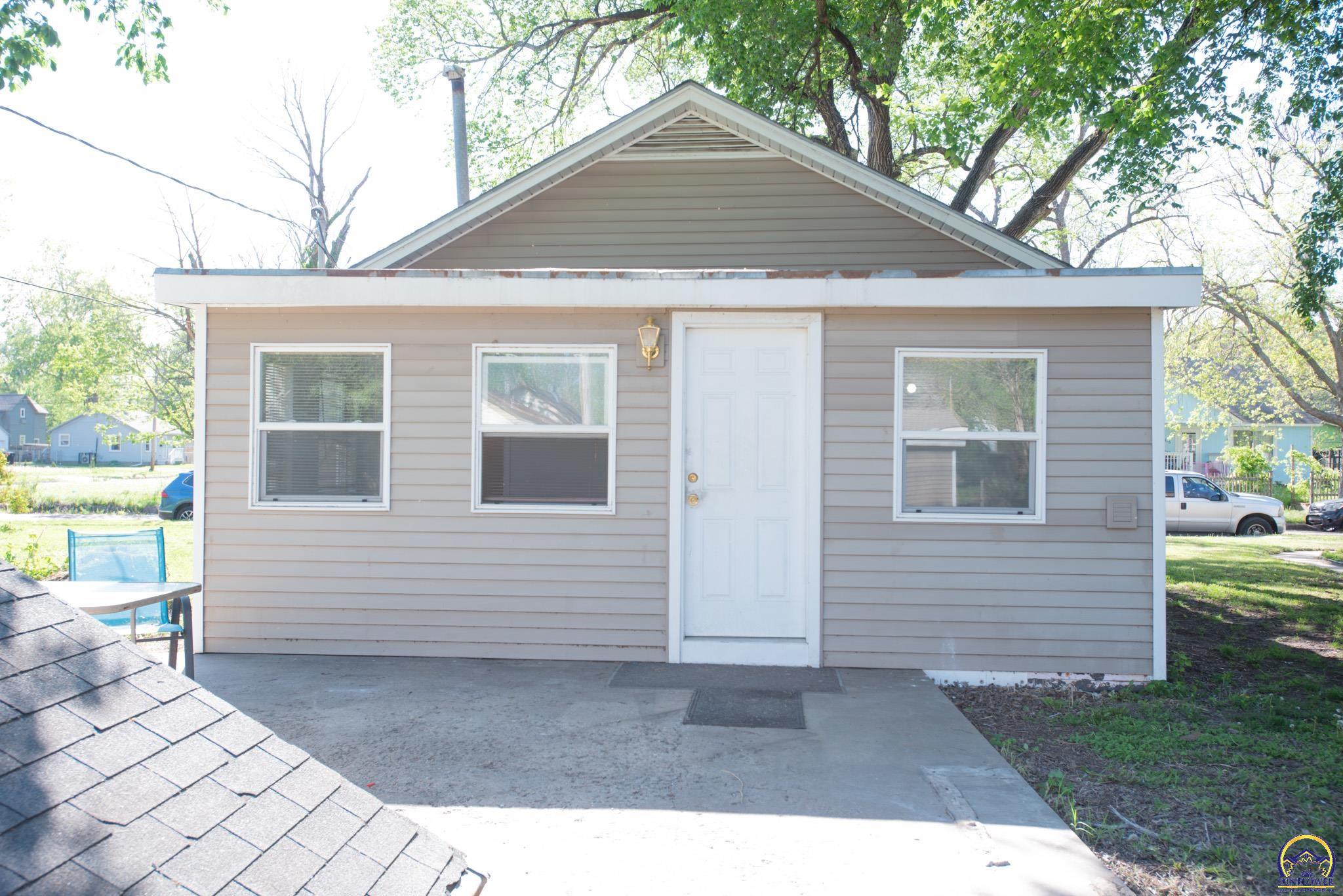 1106 Northwest Jackson Street Topeka, KS 66608 - Photo 17 of 21