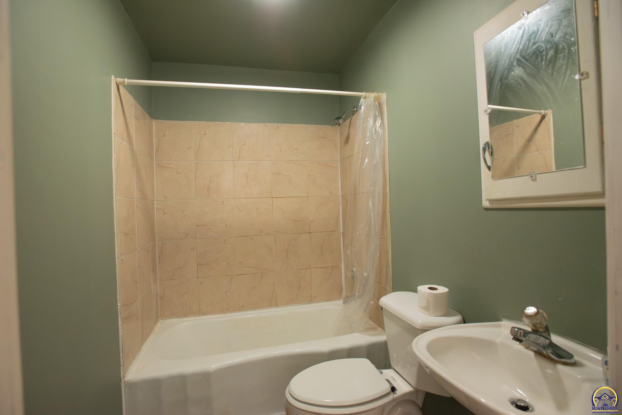 1106 Northwest Jackson Street Topeka, KS 66608 - Photo 8 of 21