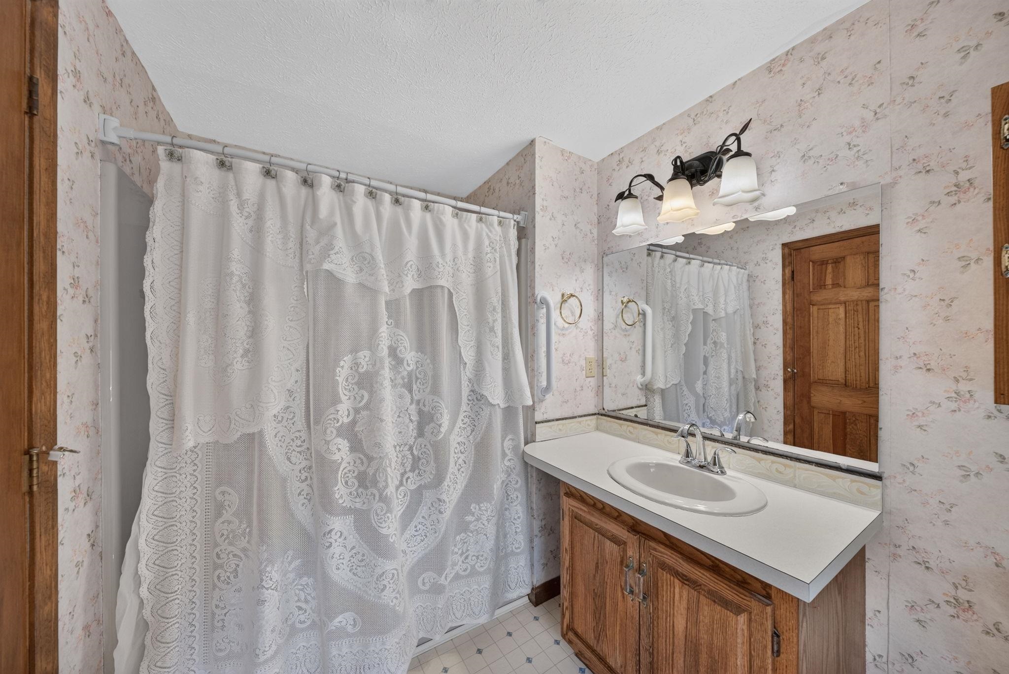 177 Ridge Road Nashua, NH 03062 - Photo 27 of 49