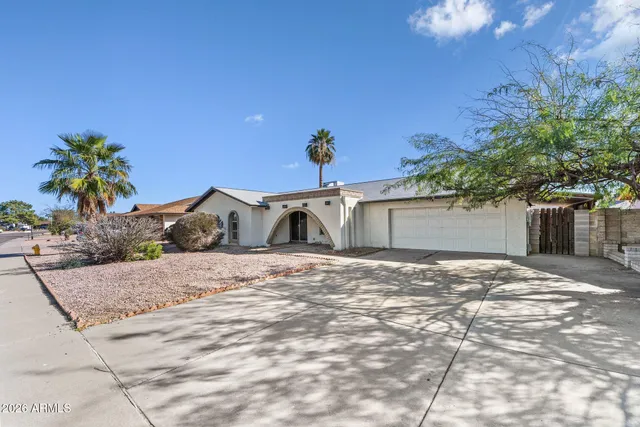 $2,400 | 5203 West Laurie Lane, Glendale, AZ 85302