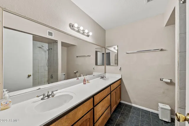 $2,400 | 5203 West Laurie Lane, Glendale, AZ 85302