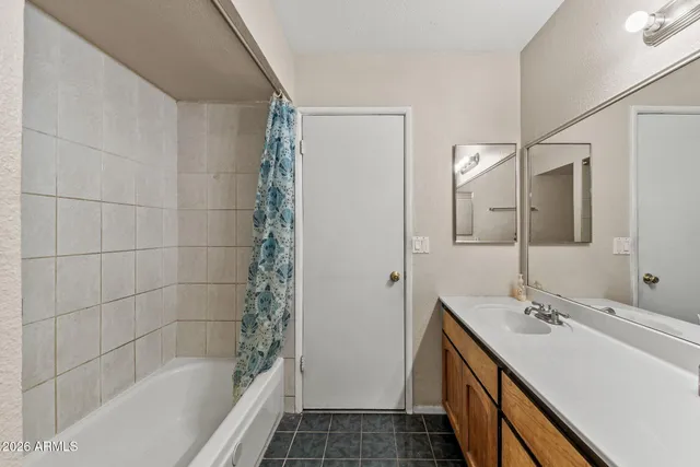 $2,400 | 5203 West Laurie Lane, Glendale, AZ 85302