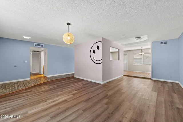 $2,400 | 5203 West Laurie Lane, Glendale, AZ 85302